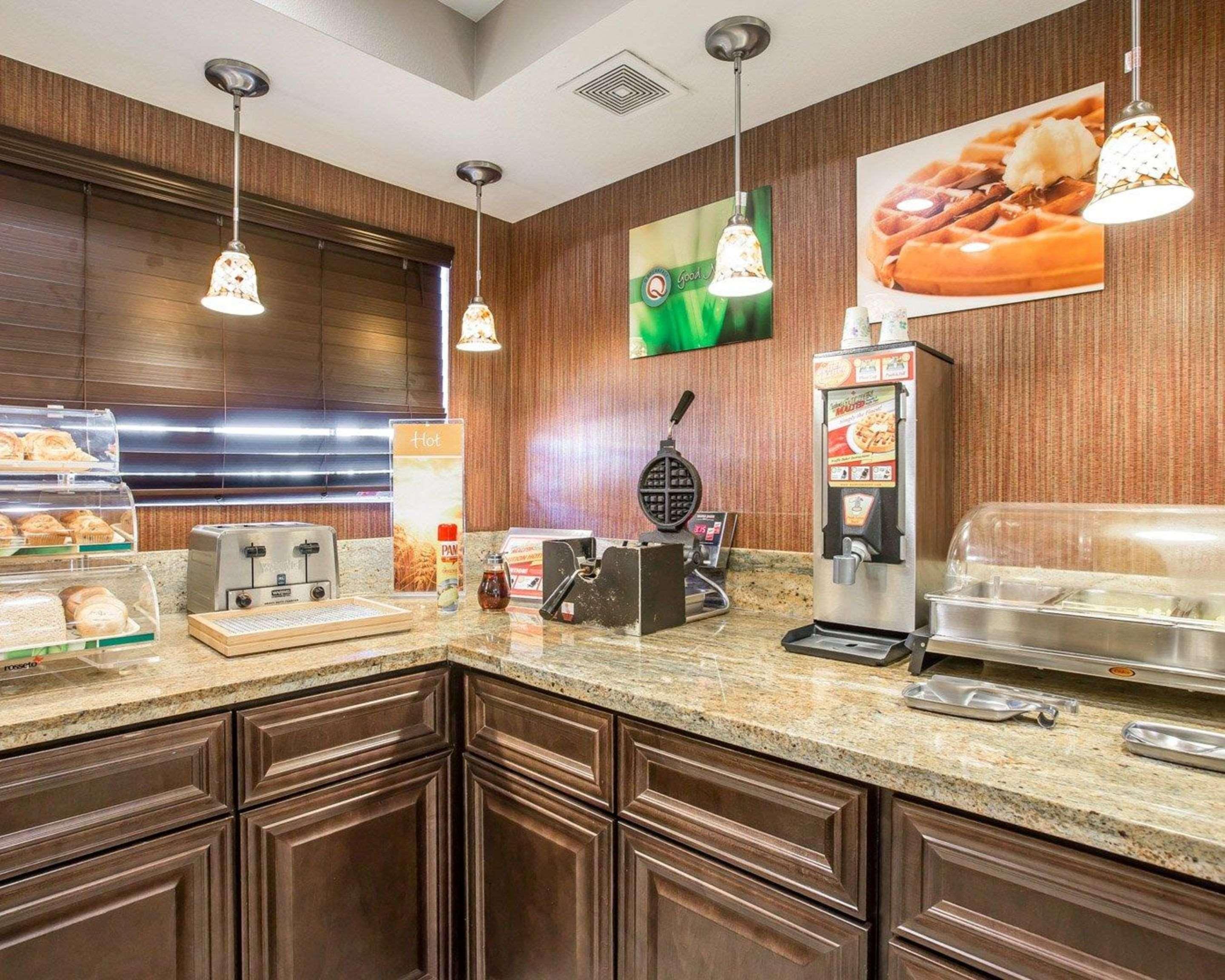 Quality Inn & Suites Woodland - Sacramento Airport Екстер'єр фото