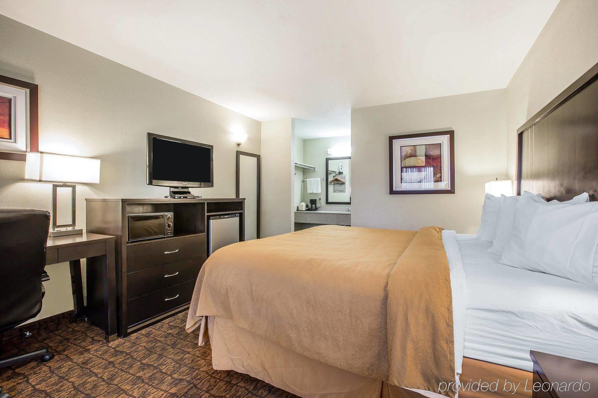 Quality Inn & Suites Woodland - Sacramento Airport Екстер'єр фото