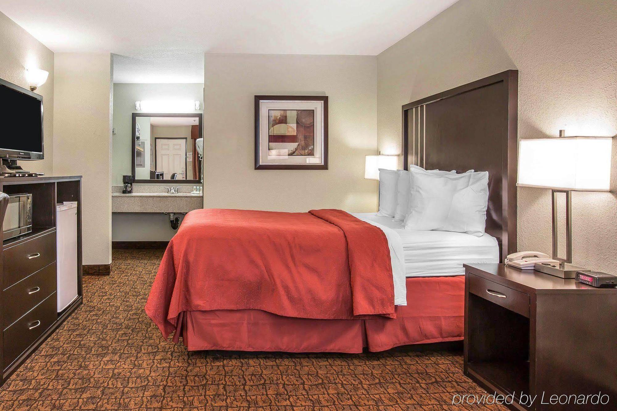 Quality Inn & Suites Woodland - Sacramento Airport Екстер'єр фото